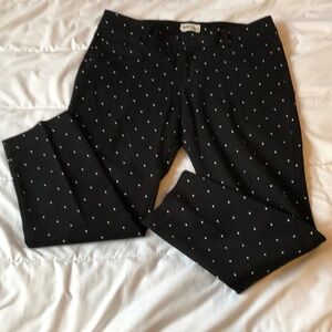 Old Navy pixie cut dress pants. Black / white polka dot. Size 10